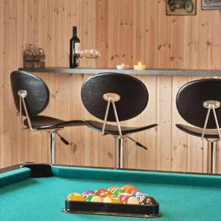 Sleeps 18 Pool Wifi